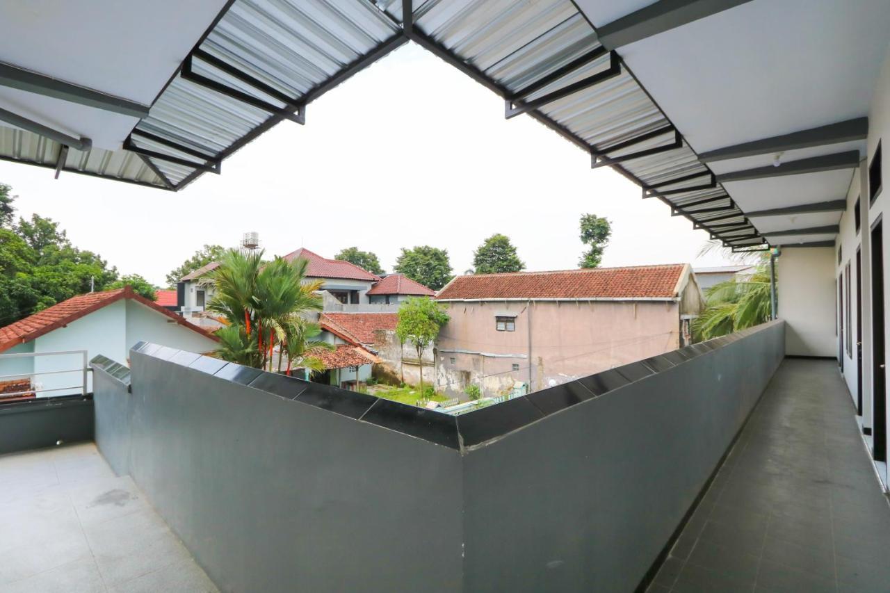 فندق Oyo 3187 Kost Putri Bu Chris Jembel المظهر الخارجي الصورة